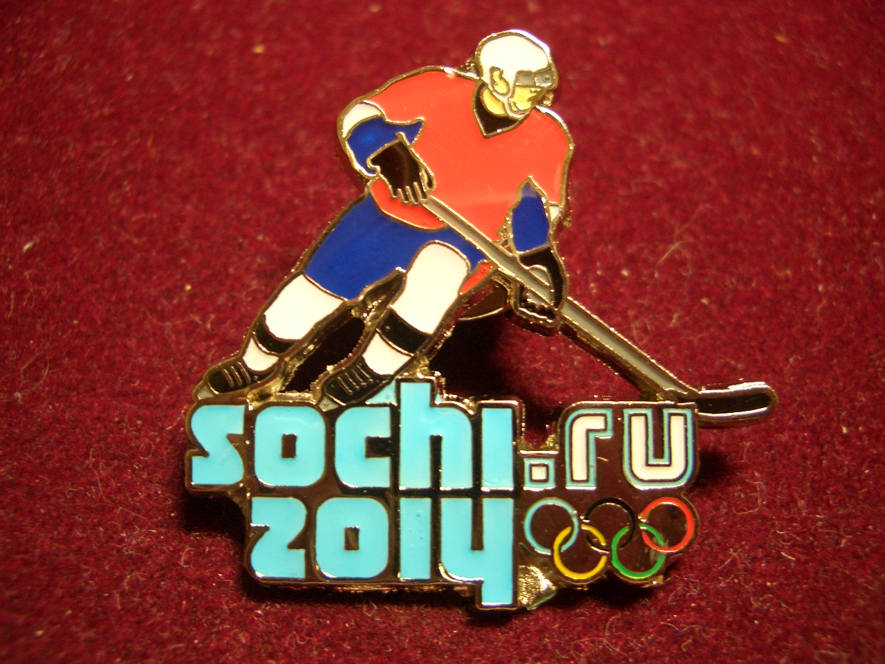 Значки, посвященные XXII Олимпийским зимних играм и XI Паралимпийским зимним играм 2014 года в городе Сочи.